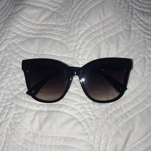3 pairs of sunglasses